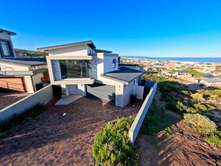 2 Bedroom Property for Sale in Stilbaai Oos Western Cape